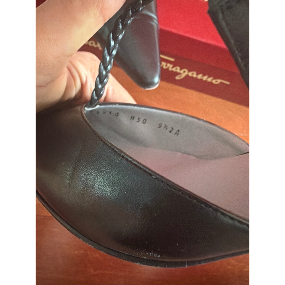 Salvatore Ferragamo Medea Pumps Womens Black Nappa Leather T-Strap 9.5 AA - Picture 5 of 8